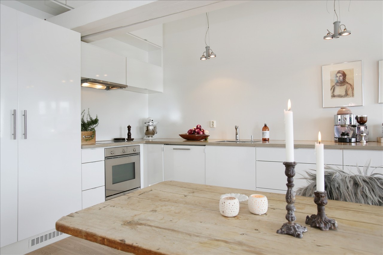 Lyst og lekkert kjøkken Galleribilde