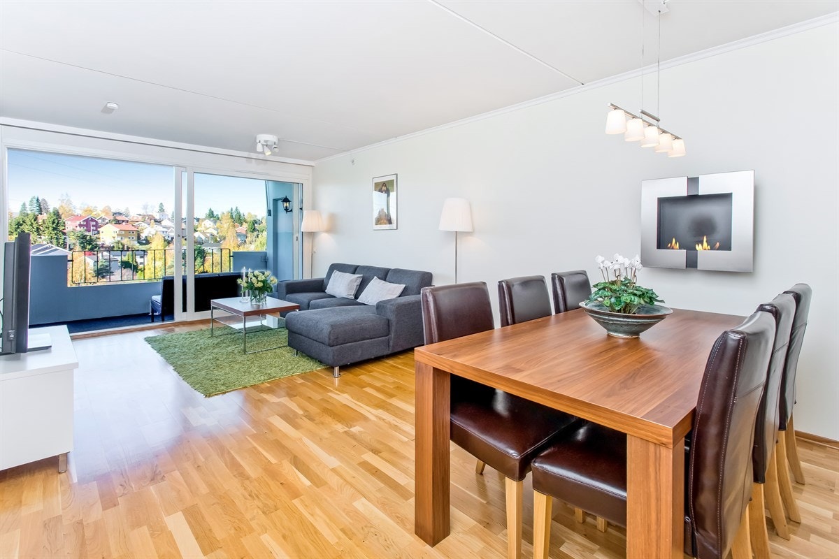 Velkommen til Hovseterveien 42 A. Presentert av Ina Sartz, Obos eiendomsmeglere Galleribilde