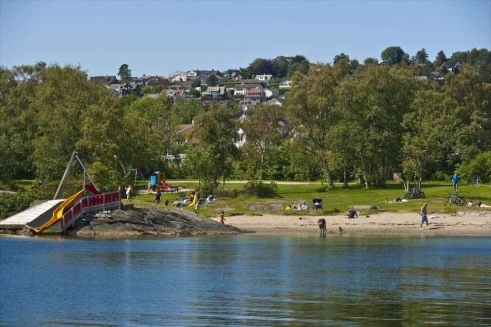 Vaulen badeplass er kun et steinkast unna. Flott året rundt, spesielt om sommeren. Galleribilde