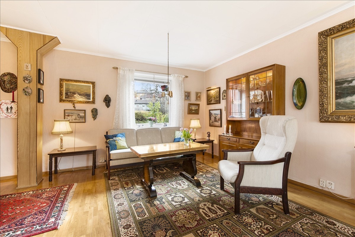 Sofakrok på stua - stua har gjennomlysning Galleribilde