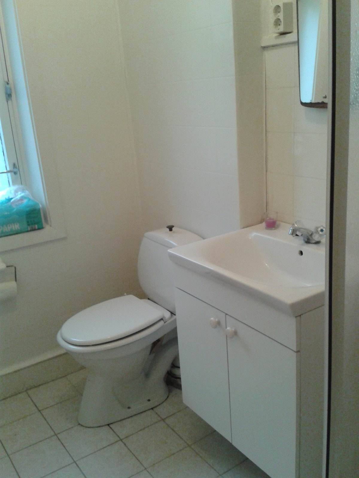 Toalett og vask Galleribilde