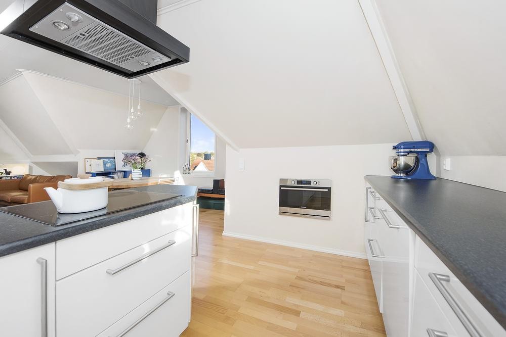 Integrerte hvitevarer medfølger i handelen. Galleribilde