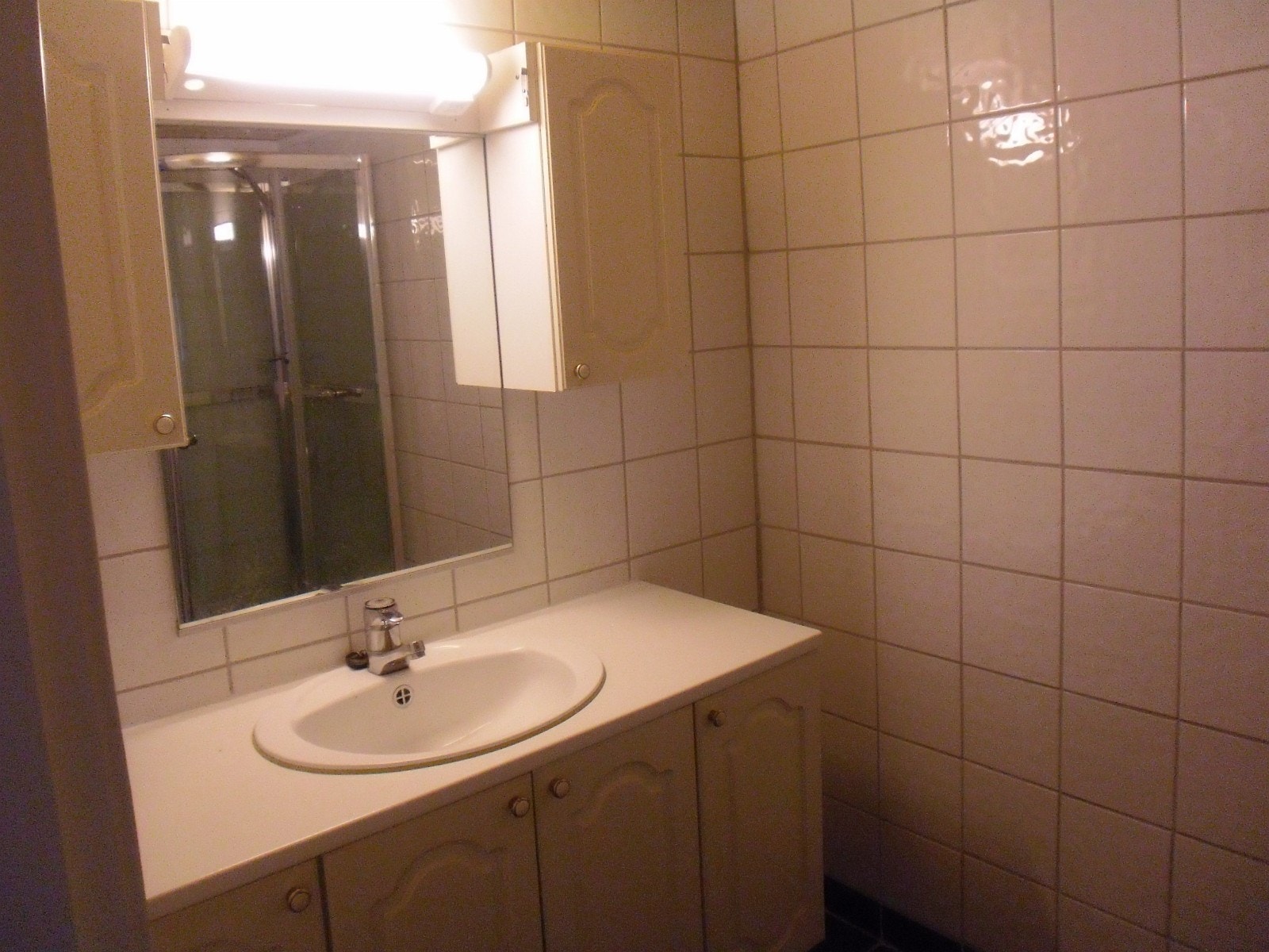 bad med fliser og varmekabler Galleribilde