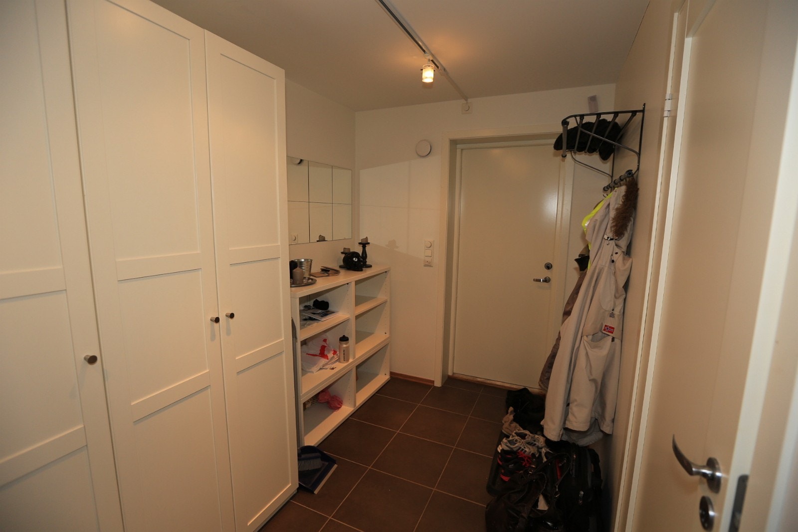 Vindfang, ytterdør. Galleribilde