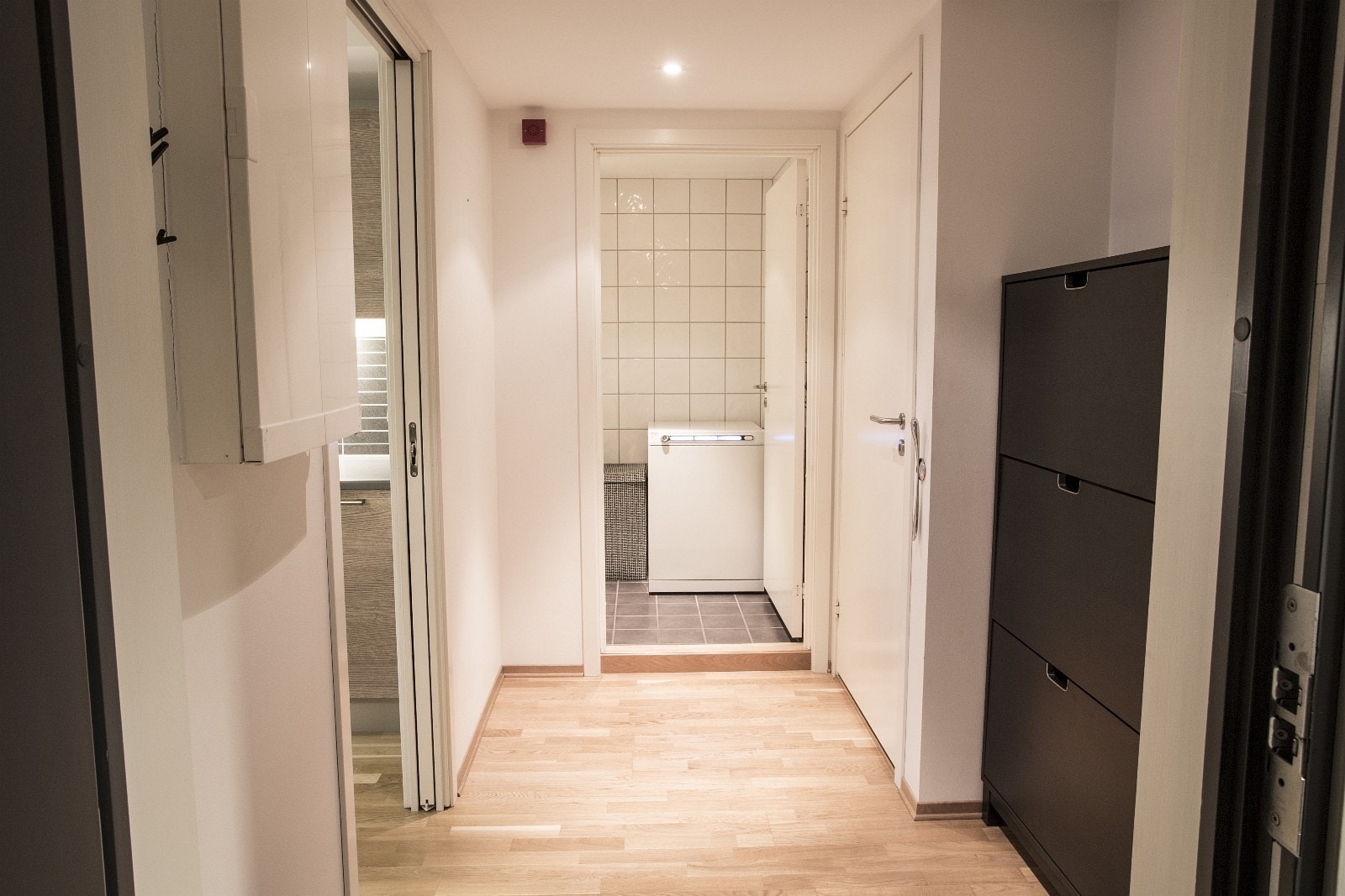 Inngangsparti, gang. Galleribilde