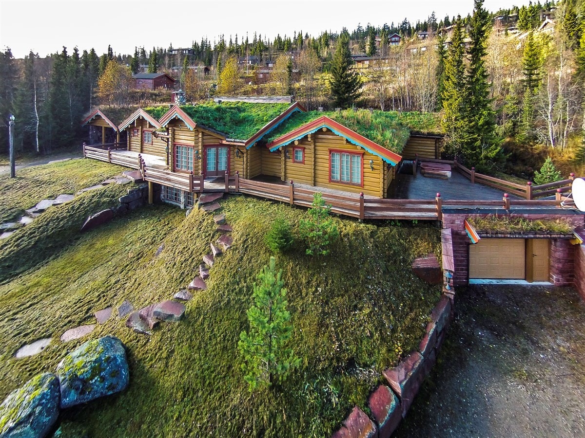 Underjordisk garasje med plass til 6 biler Galleribilde