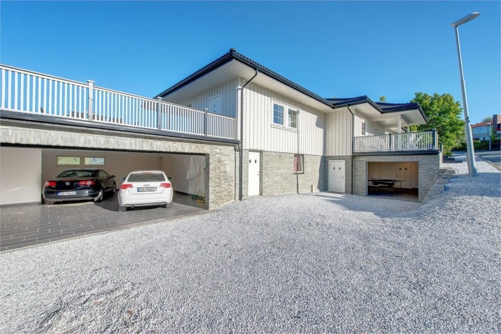 Gårdsplass Galleribilde