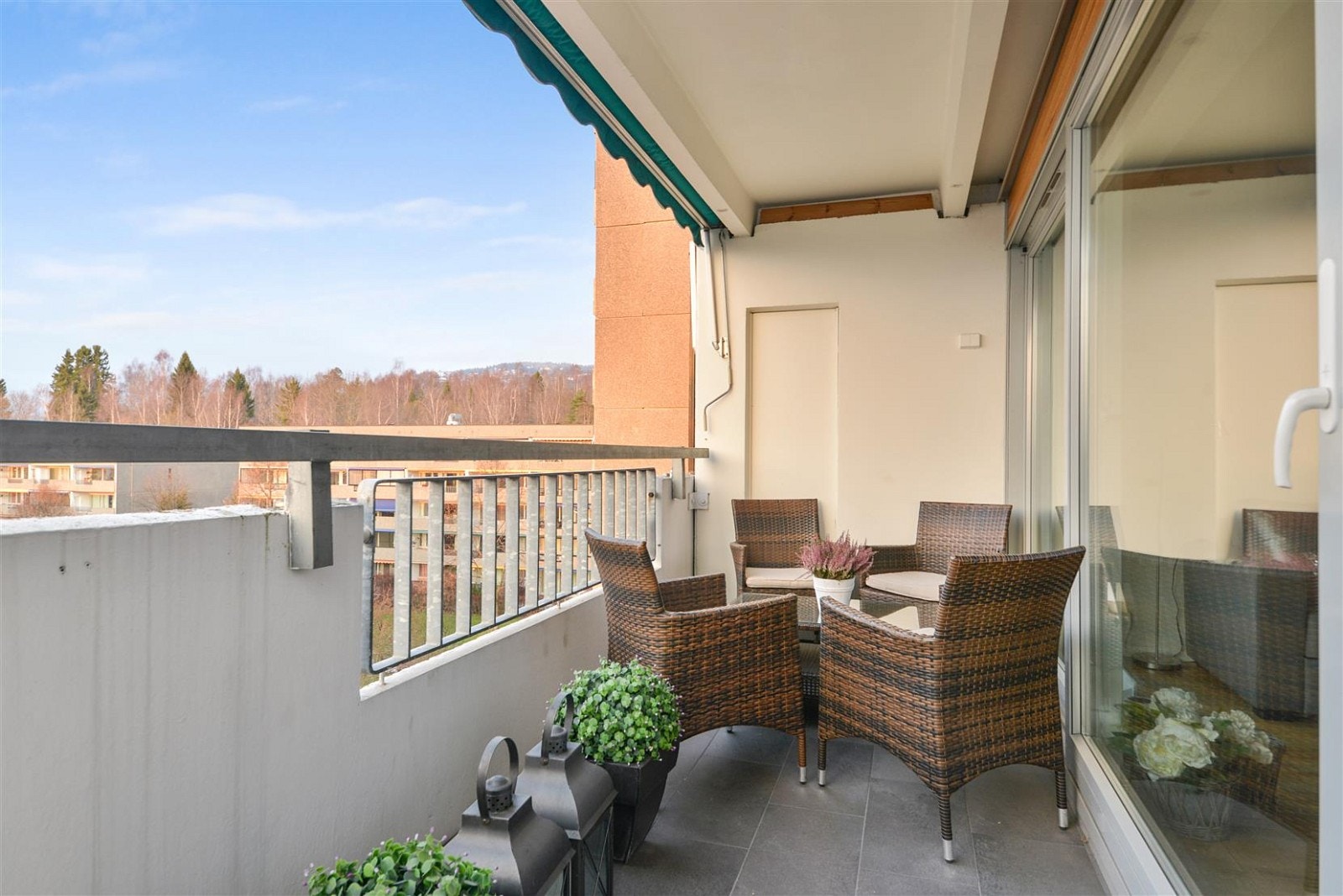 Nordvest vendt balkong på ca. 10,3 kvm. Galleribilde