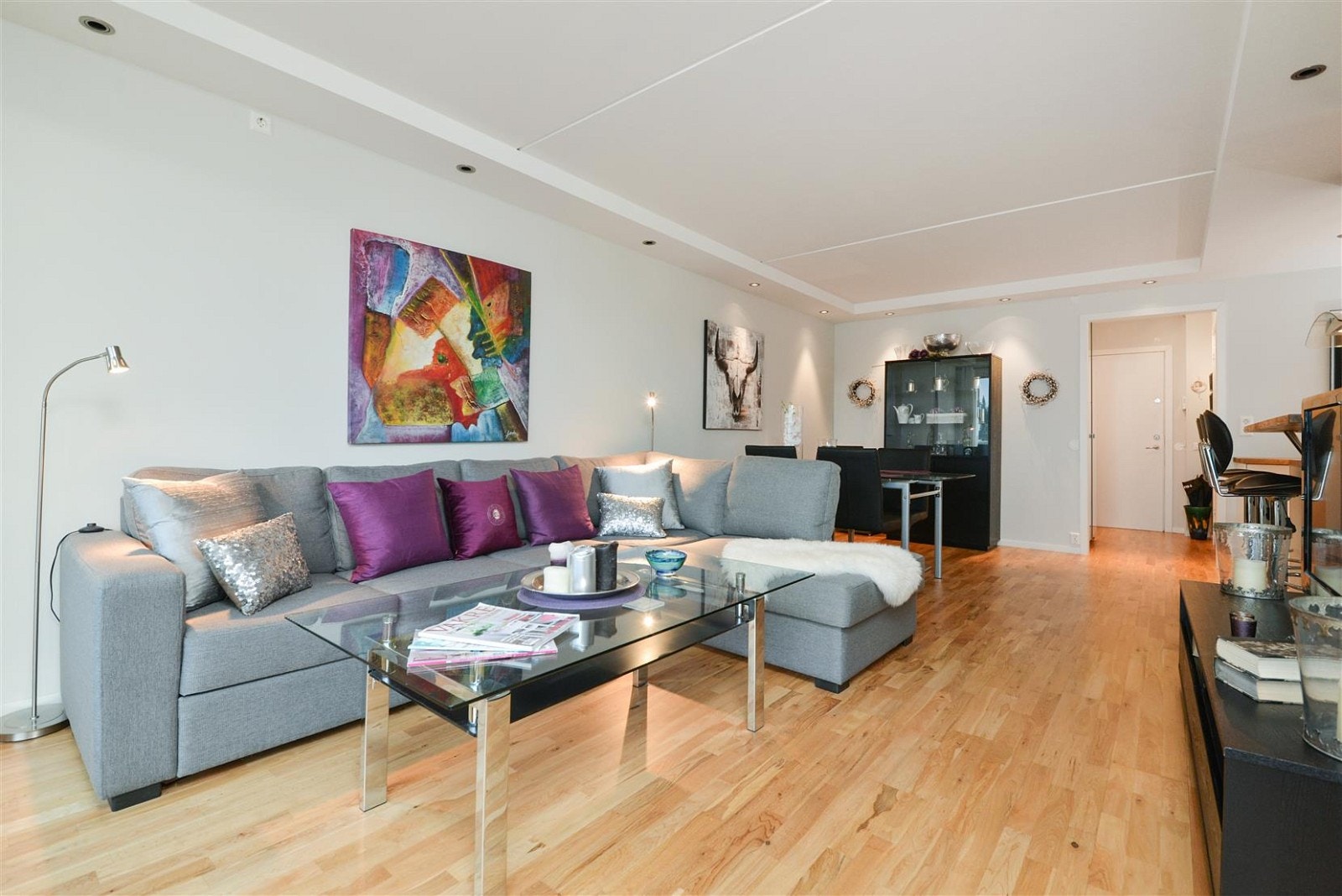 Lys stue med downlights Galleribilde