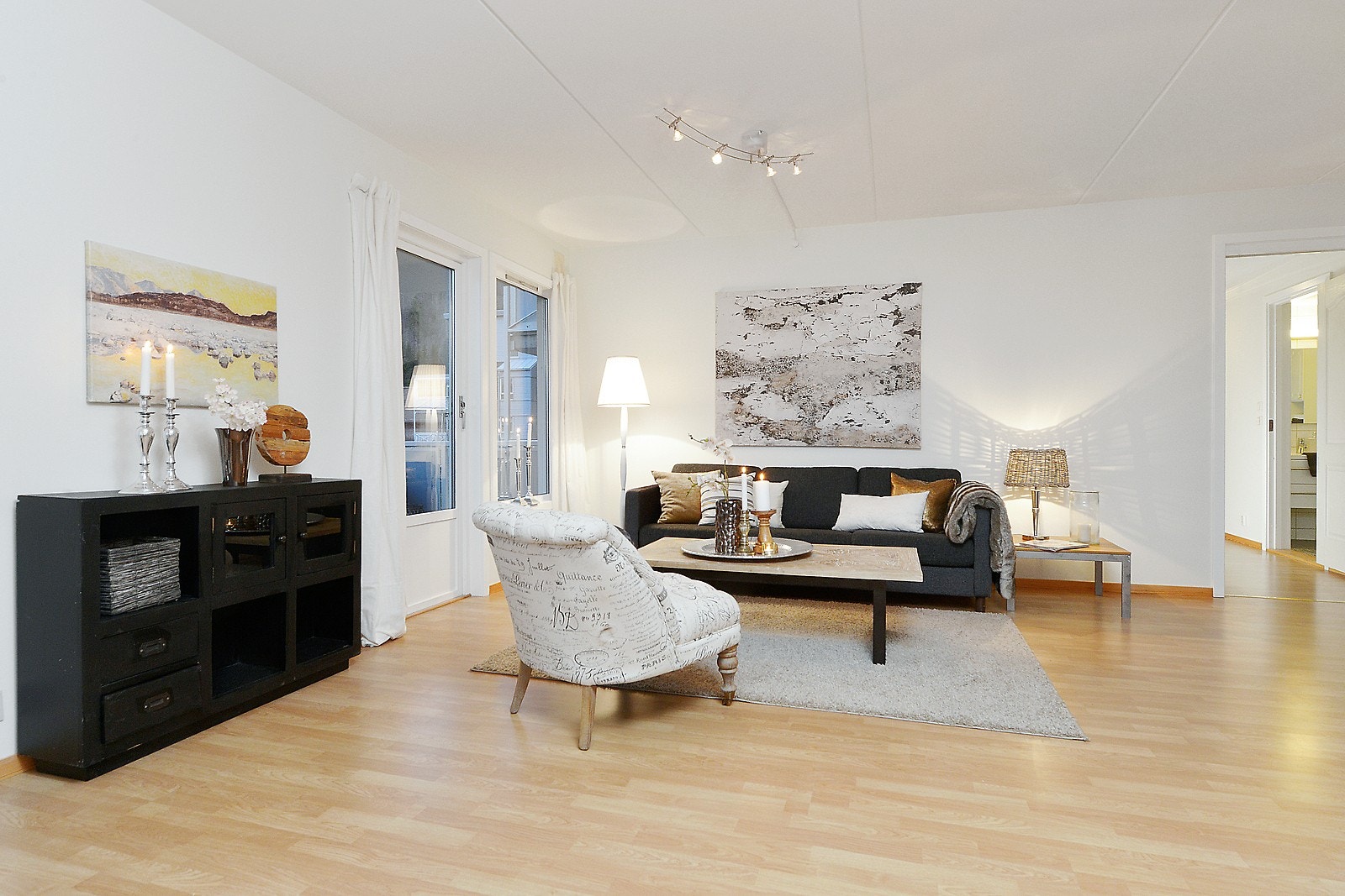 Lys og trivelig stue Galleribilde