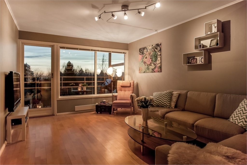 Stilfull og strøken leiligheten med stor sydvestvendt balkong, god standard og attraktiv beliggenhet. Galleribilde