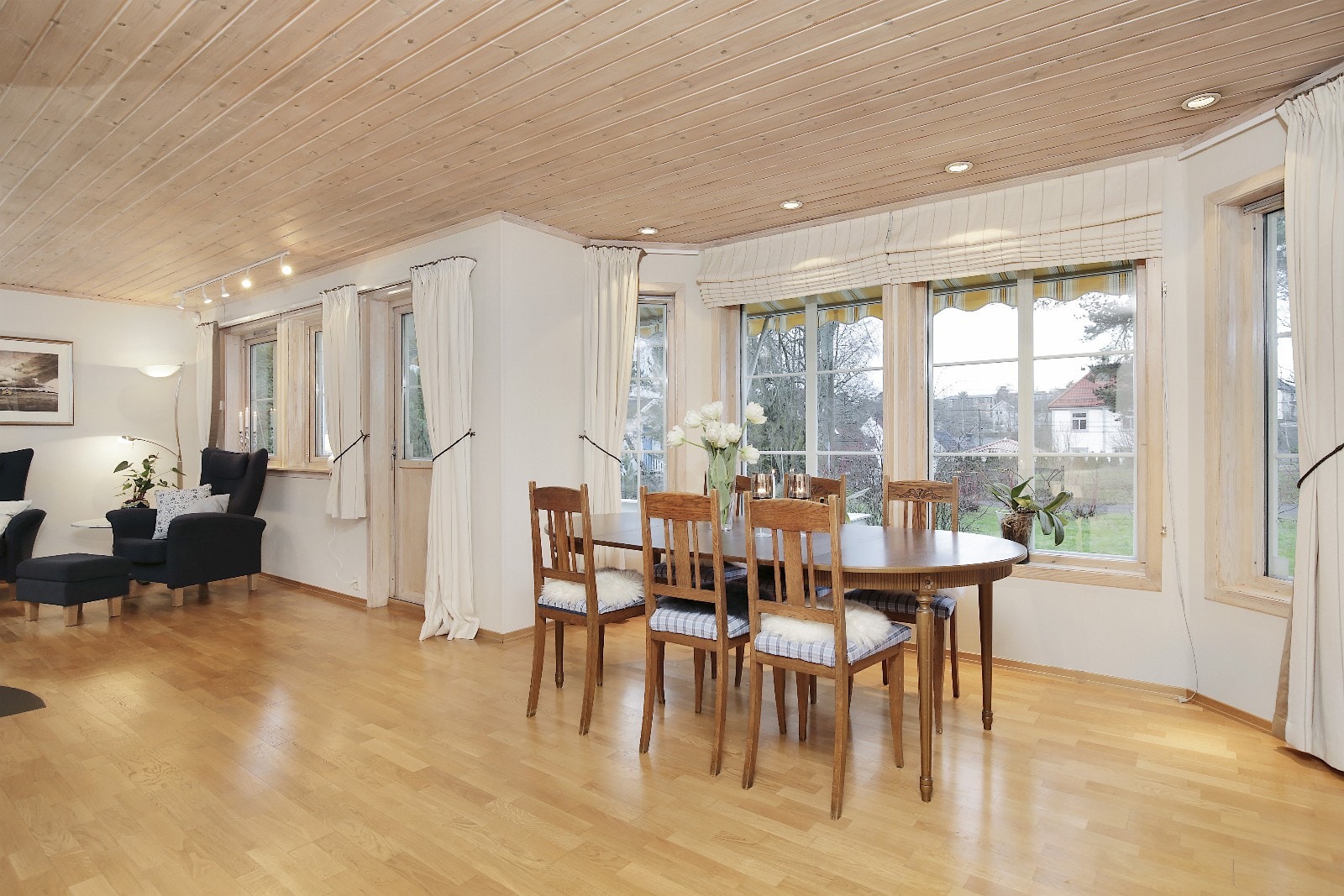 Spisestue. Galleribilde