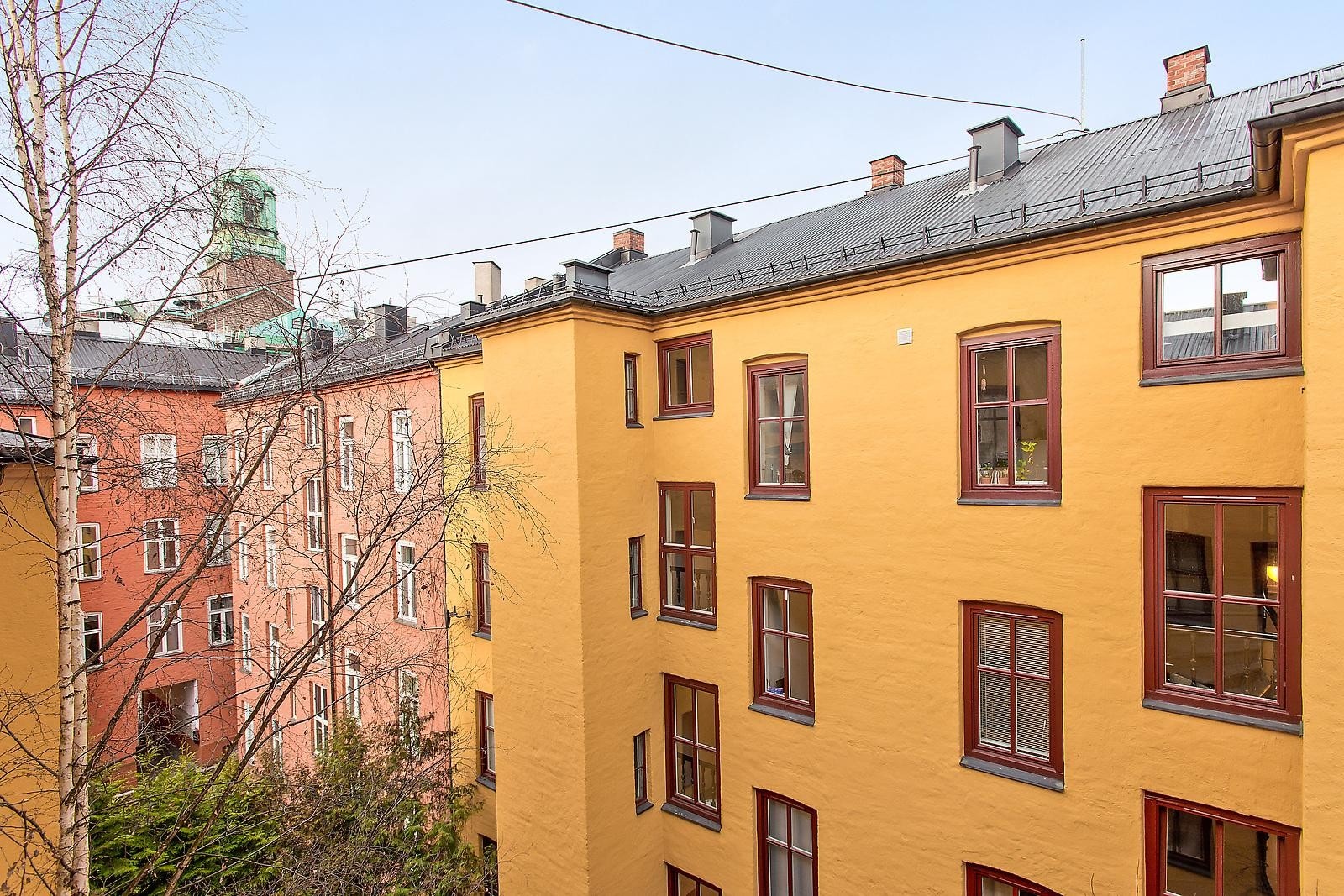 Utsikt fra leiligheten mot indre gårdsrom Galleribilde