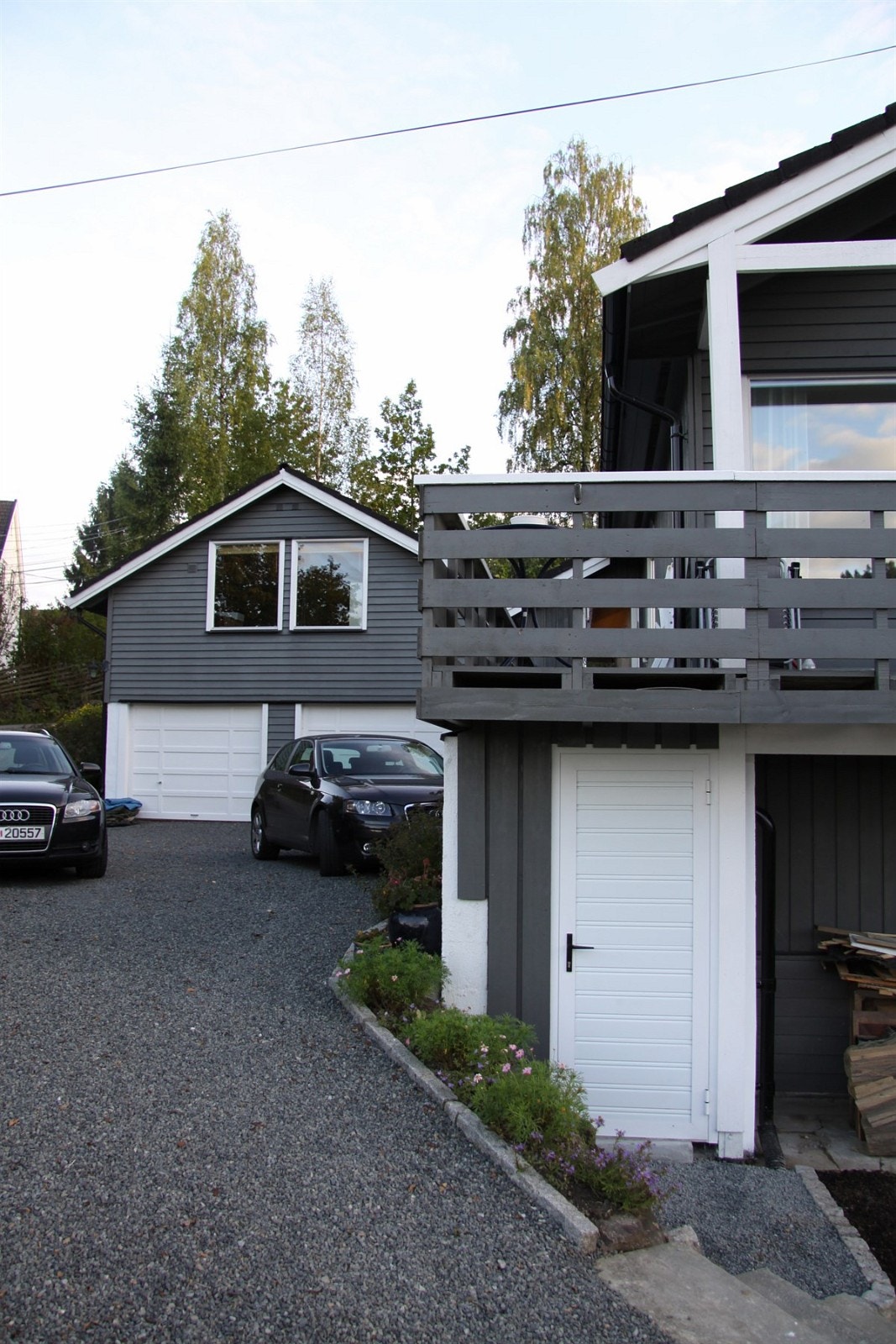 Sommerbilde gårdsplass Galleribilde