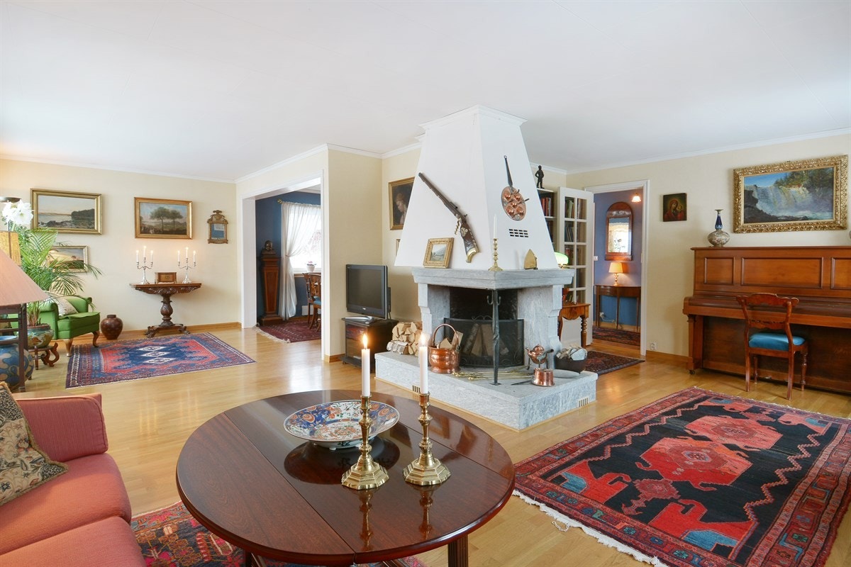 I stuen er det en flott klebersteinspeis Galleribilde