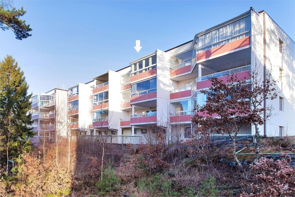 Bygget sett på baksiden, mot verandaene Galleribilde