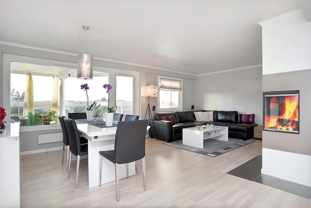 Stilig og lekker peis - moderne Galleribilde