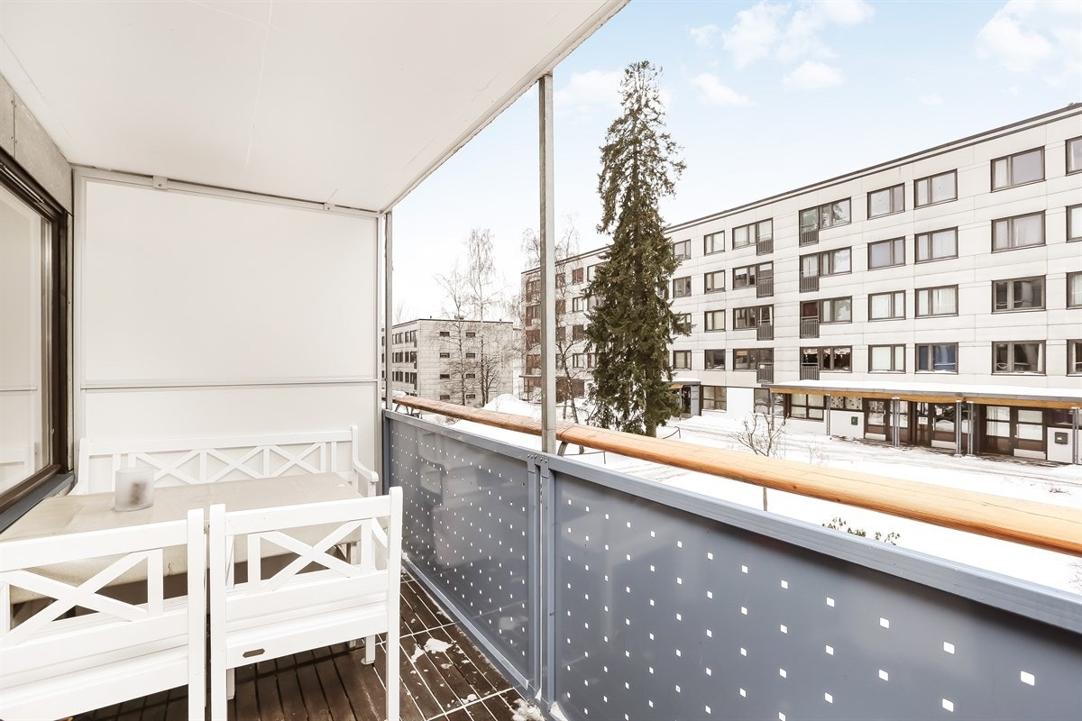 Skjermet solrik balkong Galleribilde