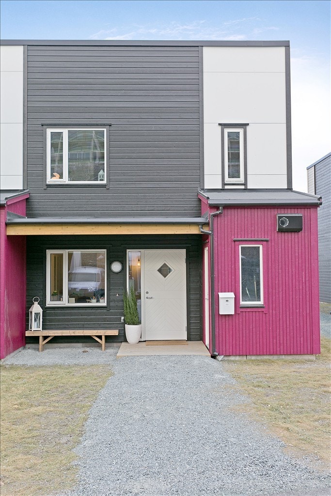 Fasade - En av områdets best beliggende rekkehus Galleribilde