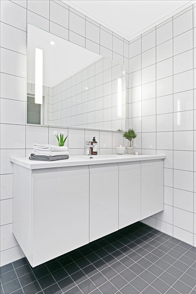 Bad 2 etg. Godt med skapplass Galleribilde