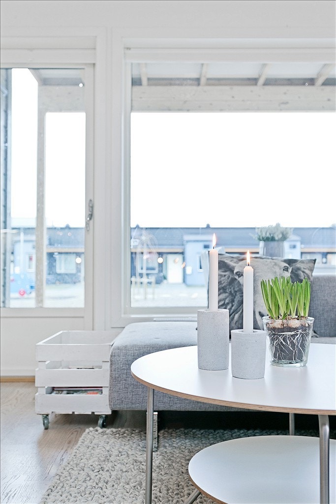 Stue - Utgang til platting og hage/lekeområder. Solrikt! Galleribilde