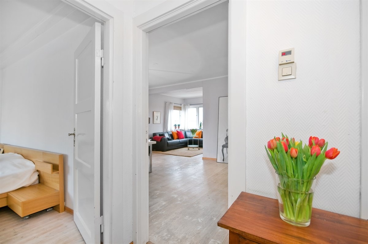 Entreèn binder rommene sammen Galleribilde