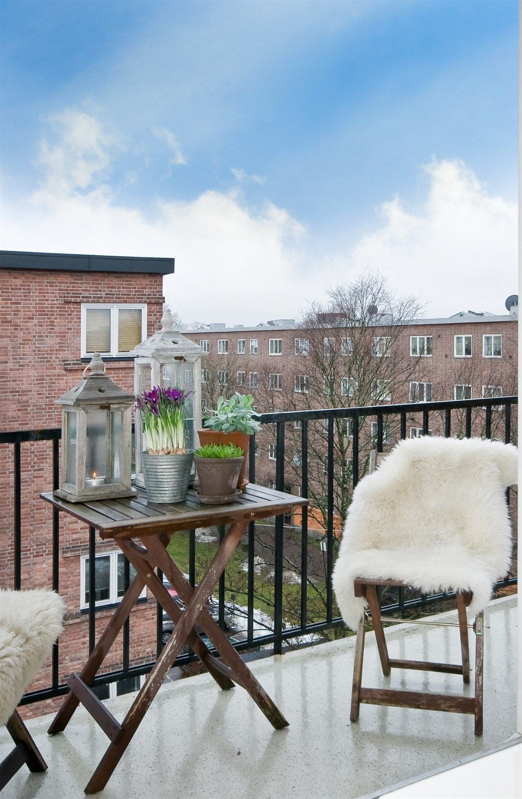 Luftig sitter man... Galleribilde