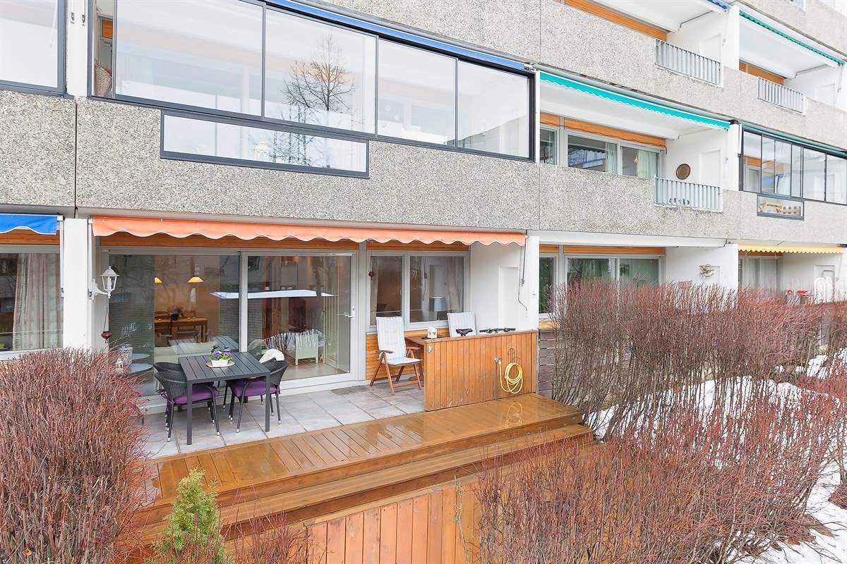 Her kan kan du låse deg rett ut fra stuen og gå ut porten i hagedelen Galleribilde