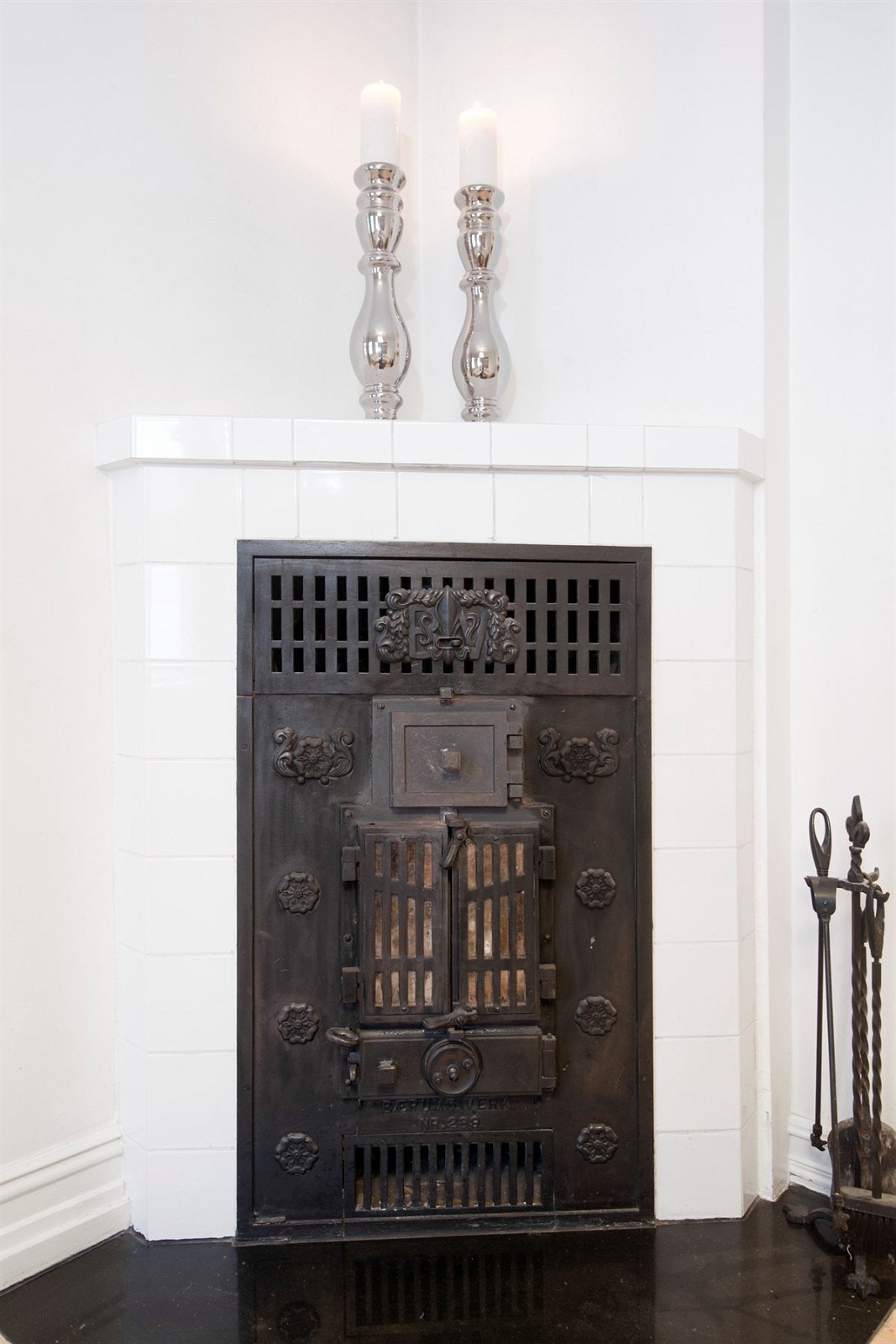 Ildsted i stuen. Galleribilde