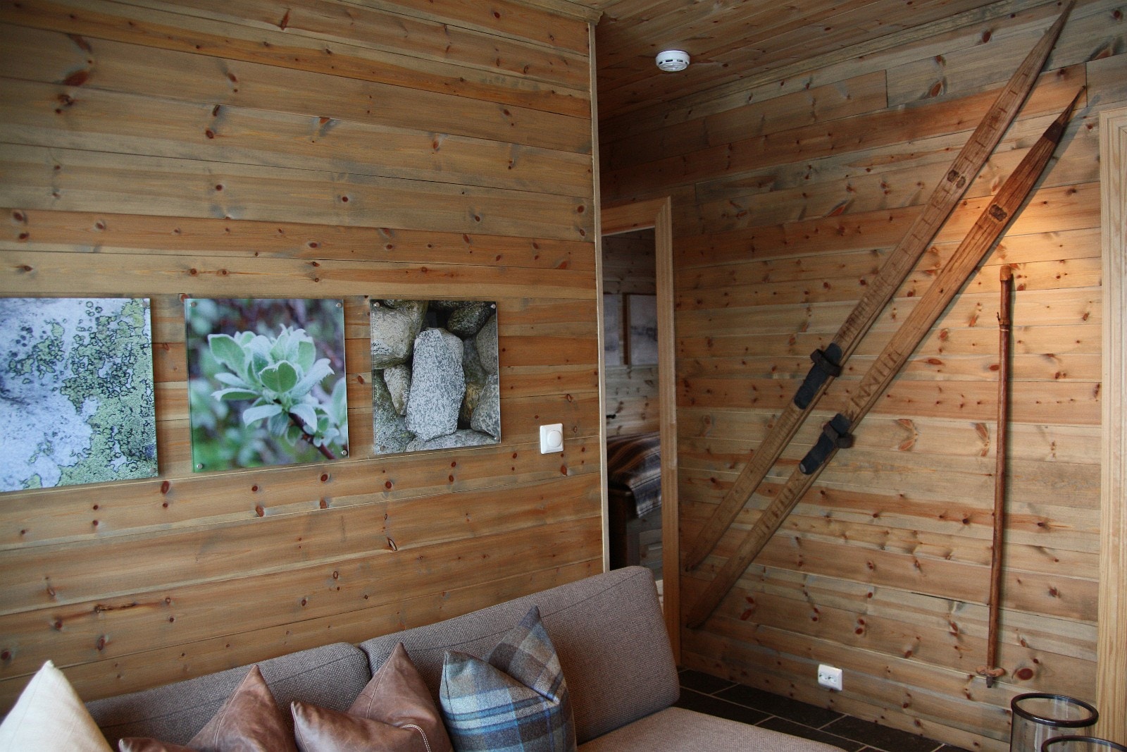 Sofa for velfortjent hvile etter skituren. Foto: Anne Mari Lo Galleribilde