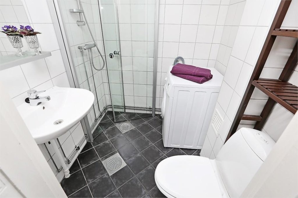 BAD FRA 2005/2006 SOM ER PUSSET OPP I REGI AV BRL.- OPPLEGG FOR VASKEMASKIN Galleribilde