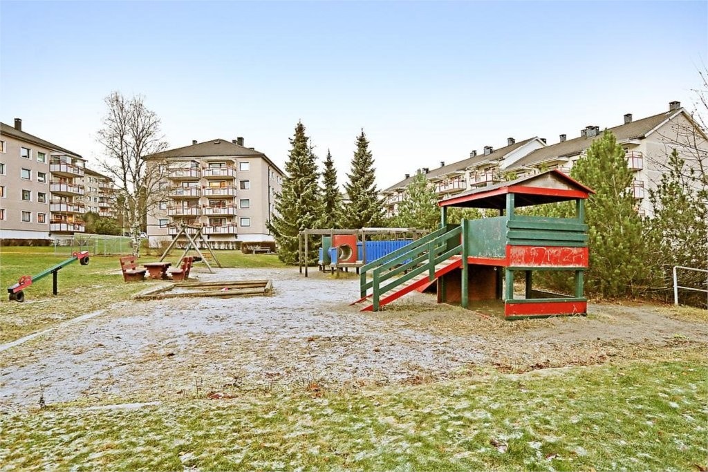 FELLESAREALER MED LEKEOMRÅDE FOR DE MINSTE Galleribilde