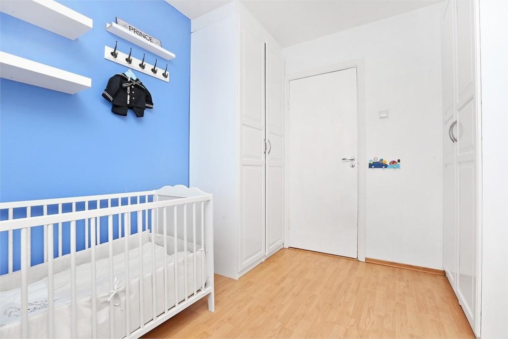 SOVEROM 2 MED GARDEROBE Galleribilde