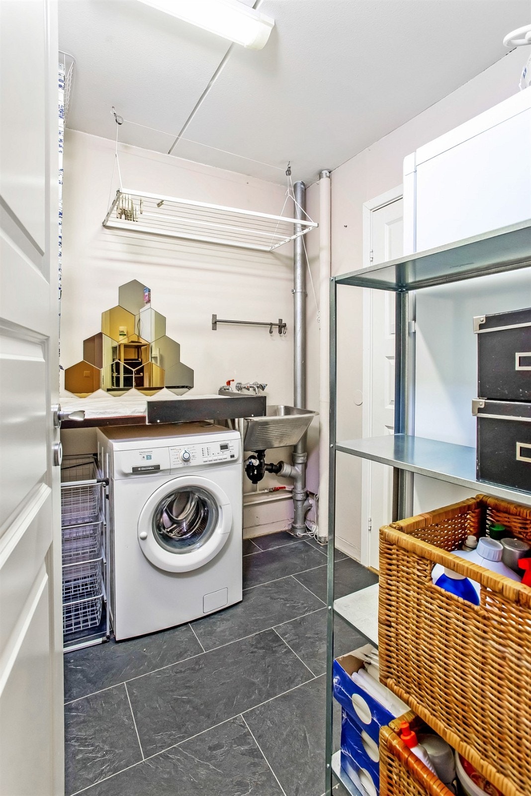 Vaskerom Galleribilde