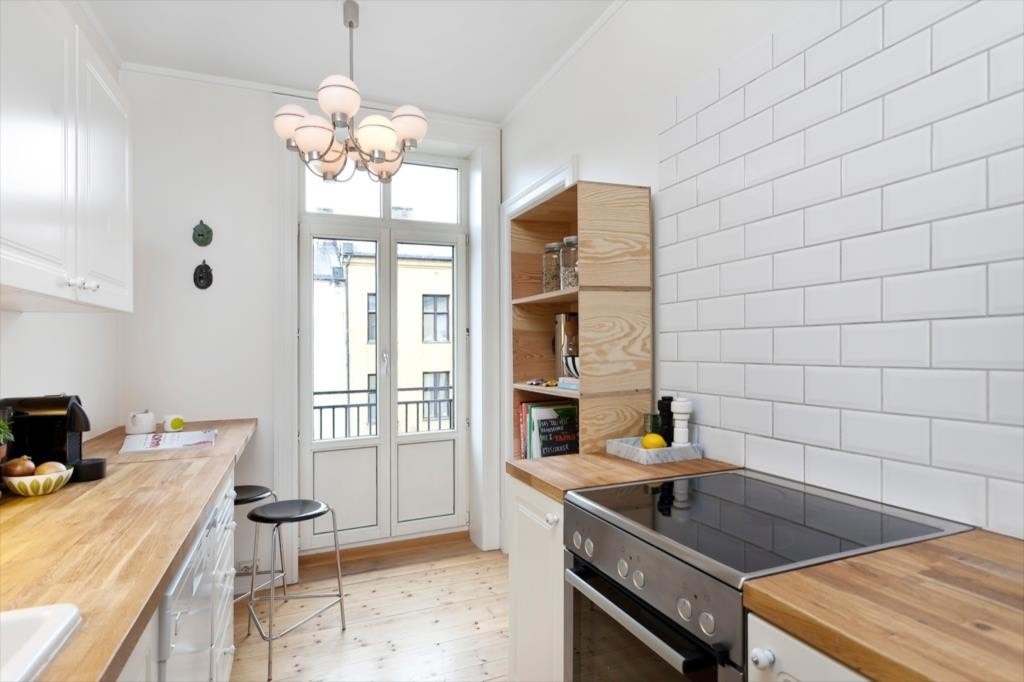 Kjøkken med utgang til balkong Galleribilde