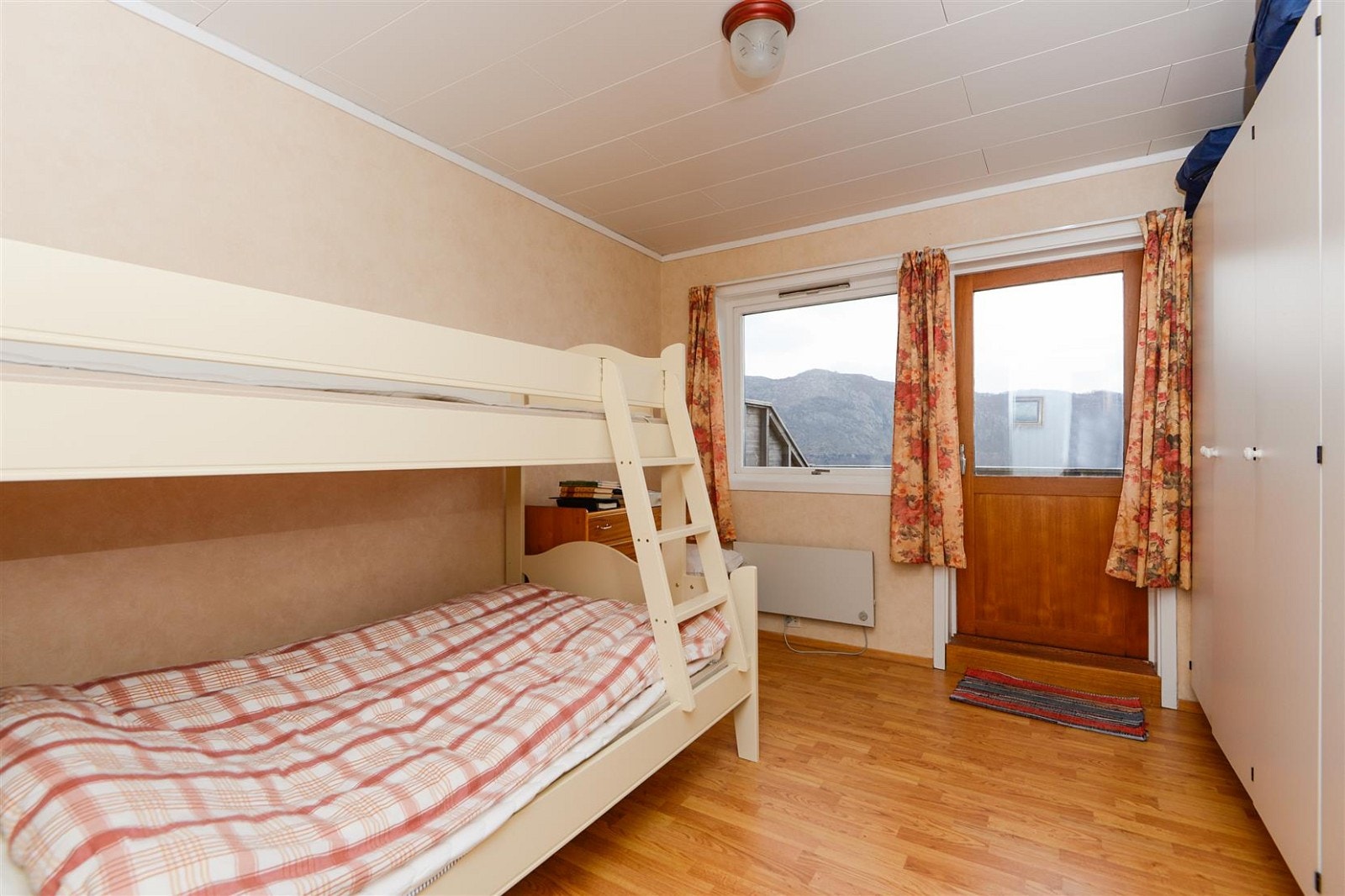 soverom med utgang til terrasse. Galleribilde