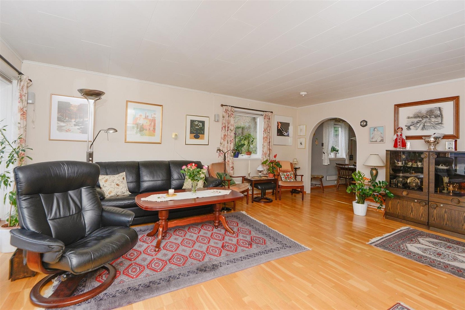 Dette er en stue for avkobling såvel som store anledninger. Galleribilde