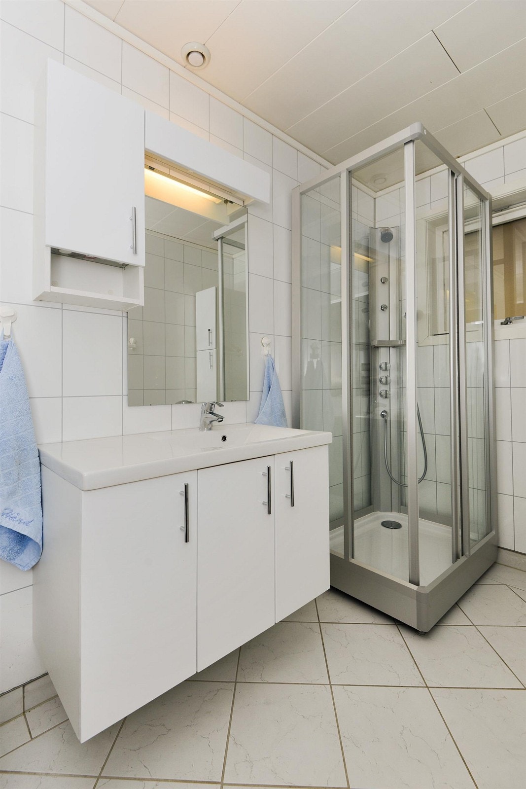 Leiligheten fremstår som lys og innbydende. Galleribilde