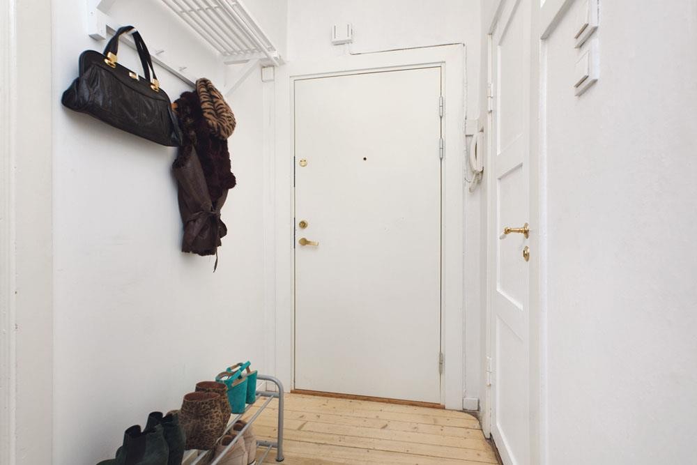 Entre med plass til klær og sko Galleribilde