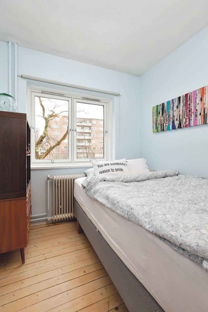 Plass til seng og nattbord Galleribilde