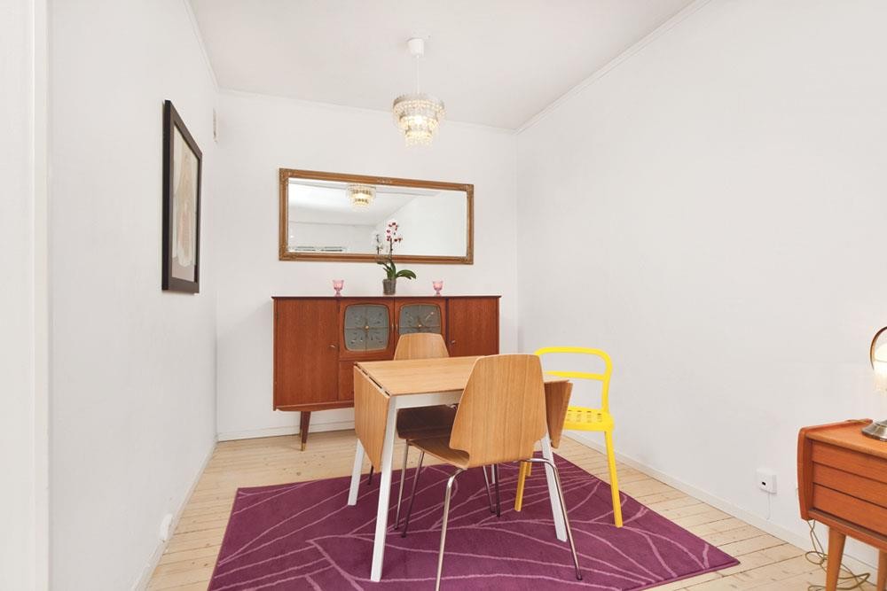 God plass til spisebord i stue Galleribilde