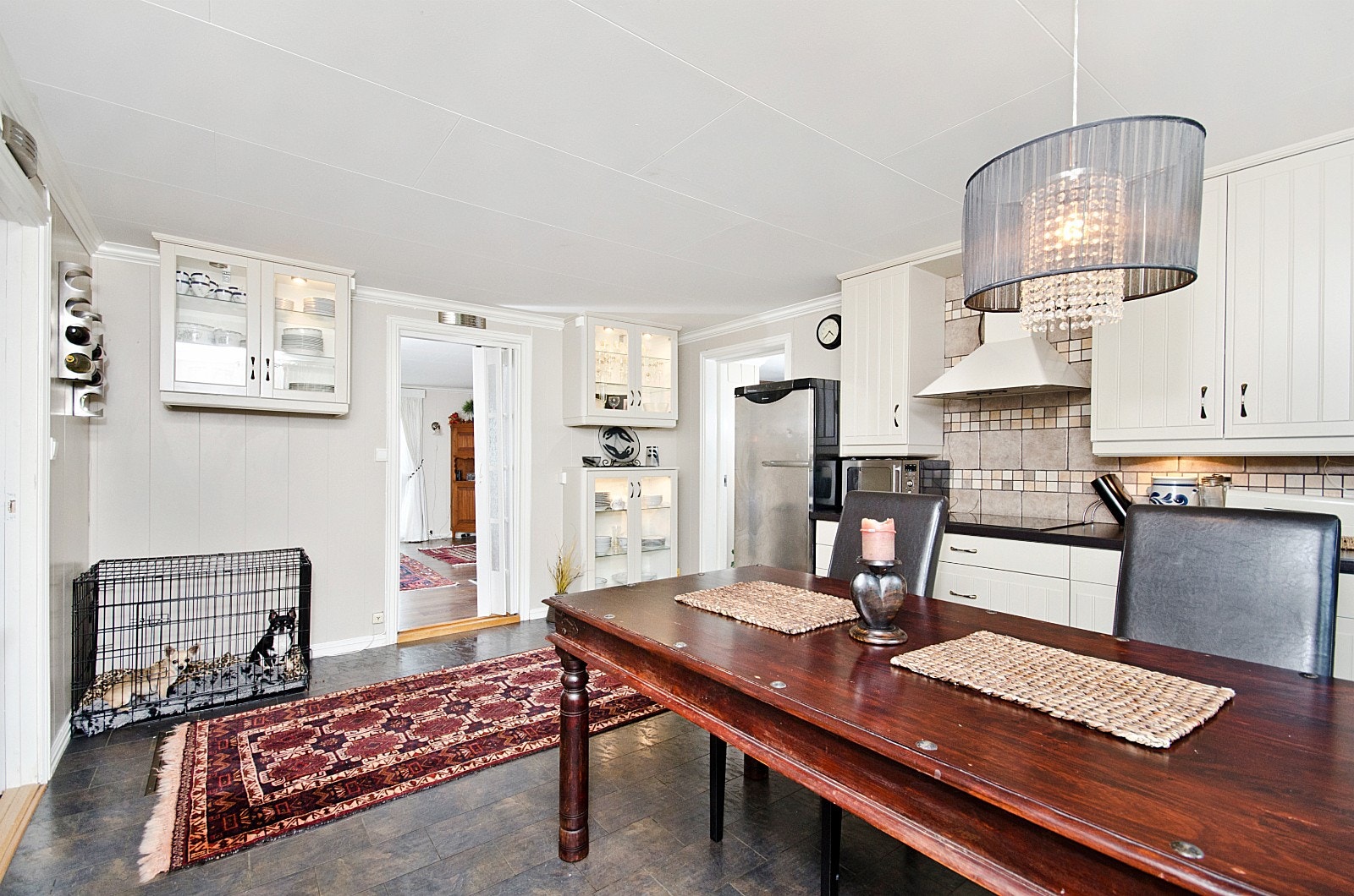 Lyst og fint kjøkken. Galleribilde