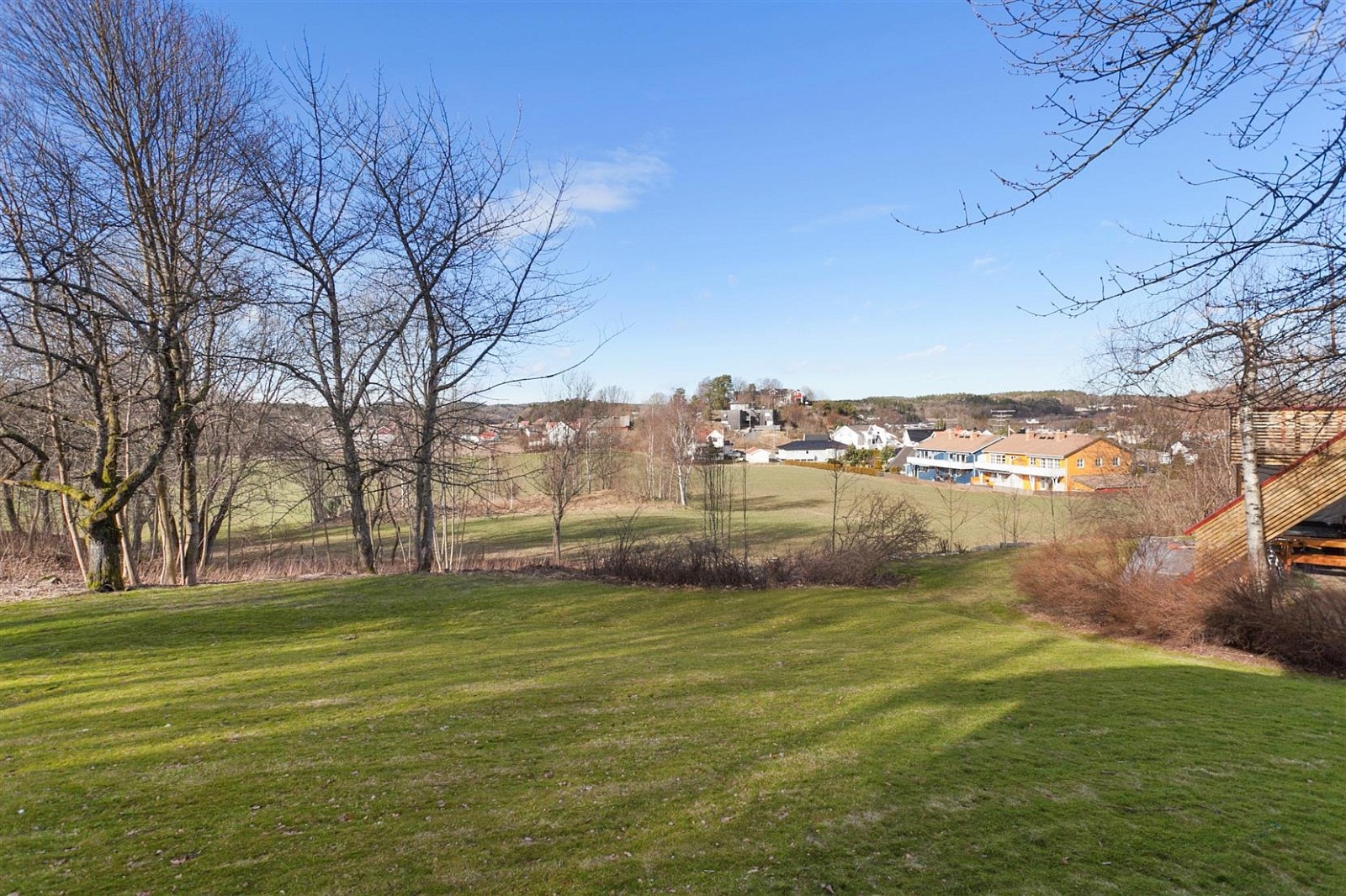 Utsikt ut mot Blåstein jordene. Galleribilde