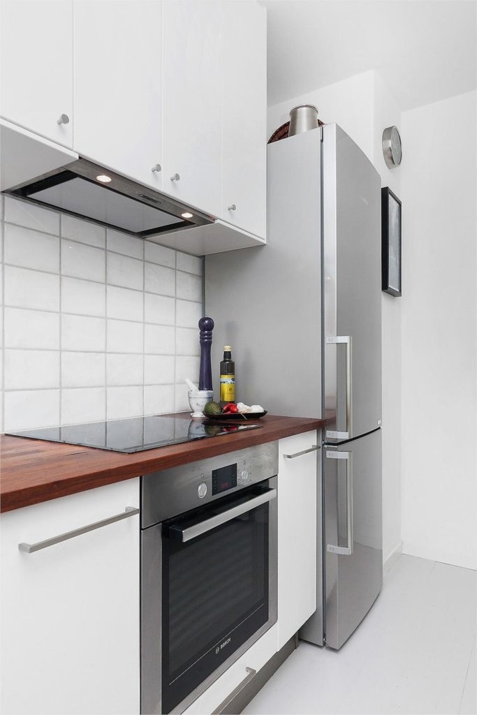 Det er integrert ovn/koketopp, samt oppvaskmaskin. (Kjøl/frys medfølger i utgangspunktet ikke) Galleribilde