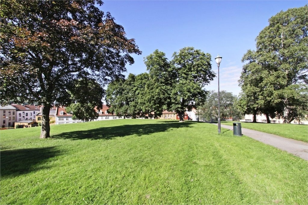 Vålerenga park og kirke Galleribilde