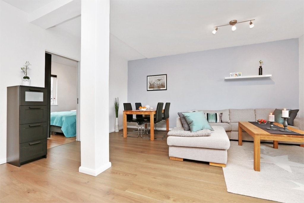 Lys og romslig stue Galleribilde