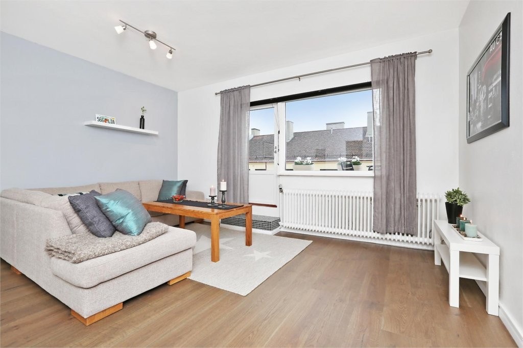 Stue med utgang til balkong. Galleribilde