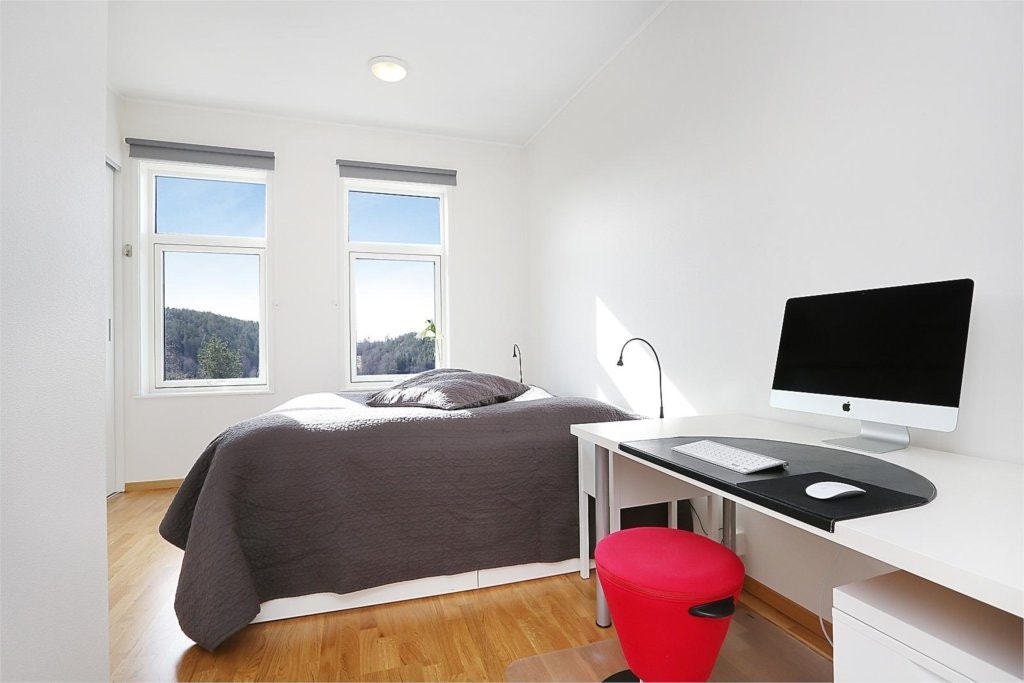 Hovedsoverommet har også kontorplass. Galleribilde