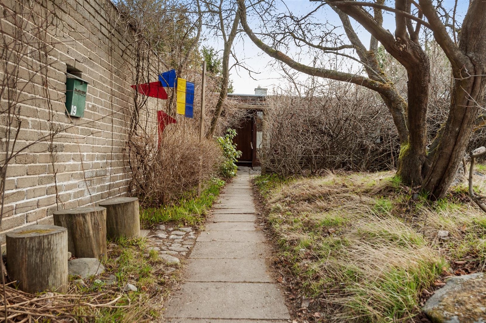 Spennende hage som er godt opparbeidet av tidligere eier. Galleribilde