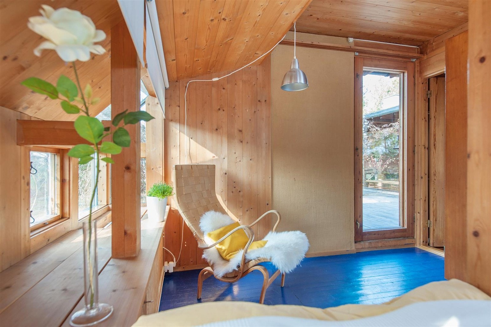 Tilbygget soverom (antatt 1976). Utgang til terrassen herfra. Galleribilde